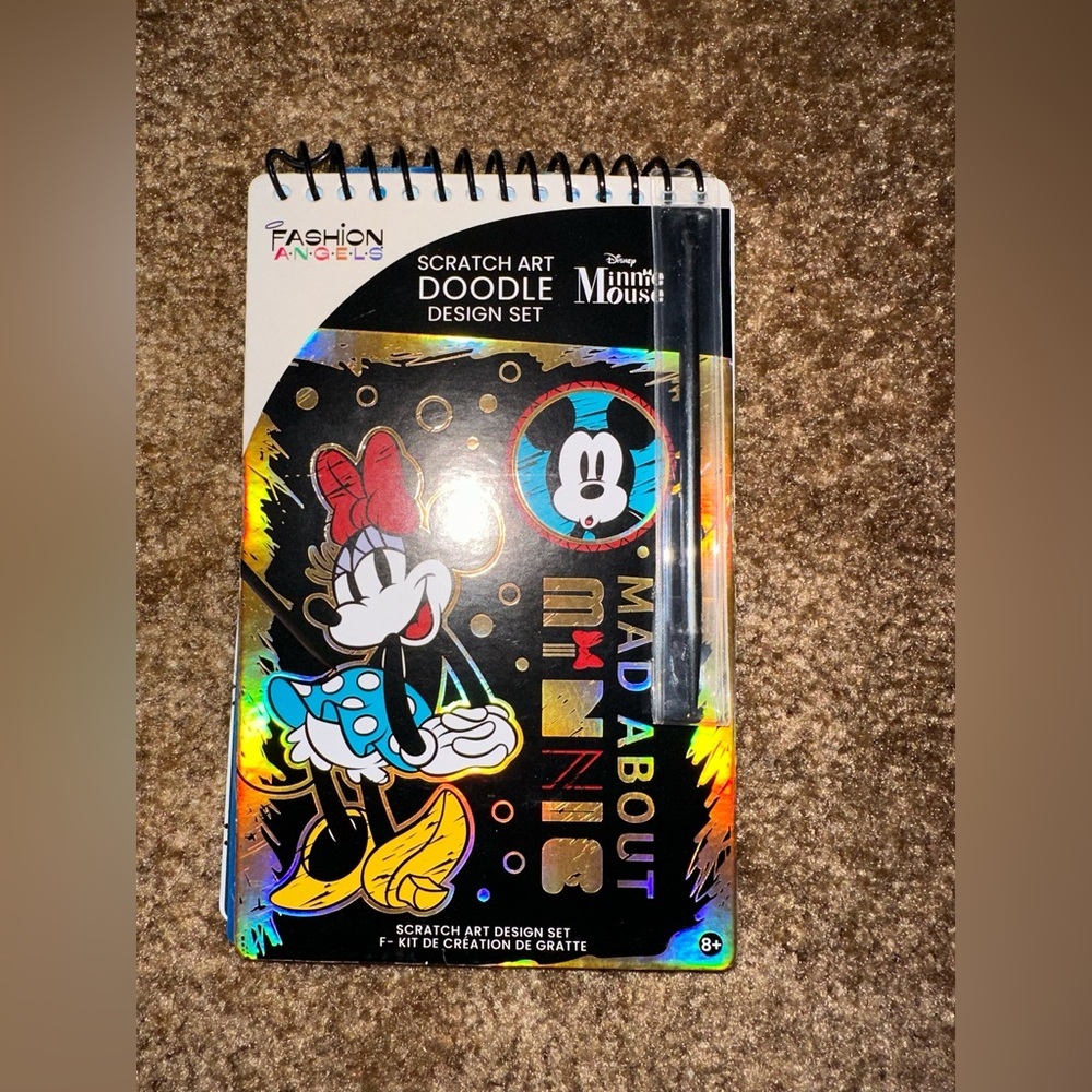 Disney Minnie Mouse scratch art doodle design set.